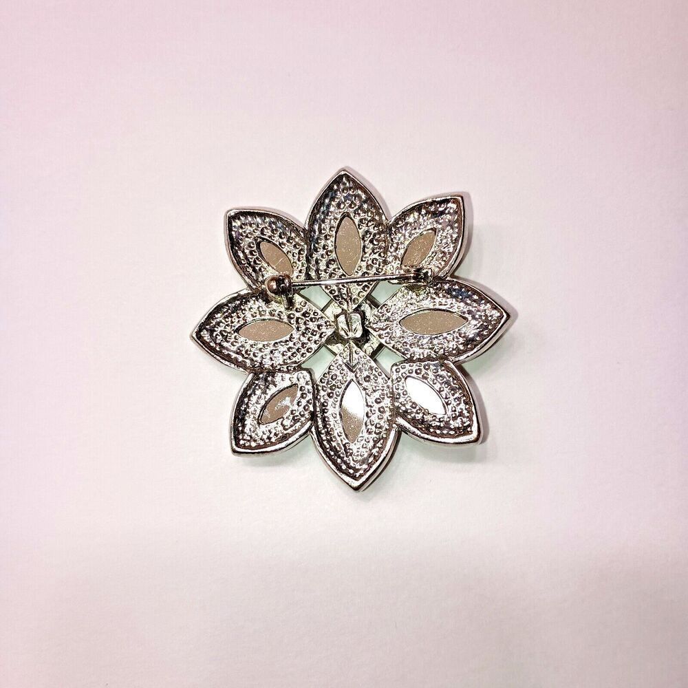 Silver Tone Petal Brooch Princess Cut Clear Gemstones Pin Art Deco Vintage - Picture 6 of 7
